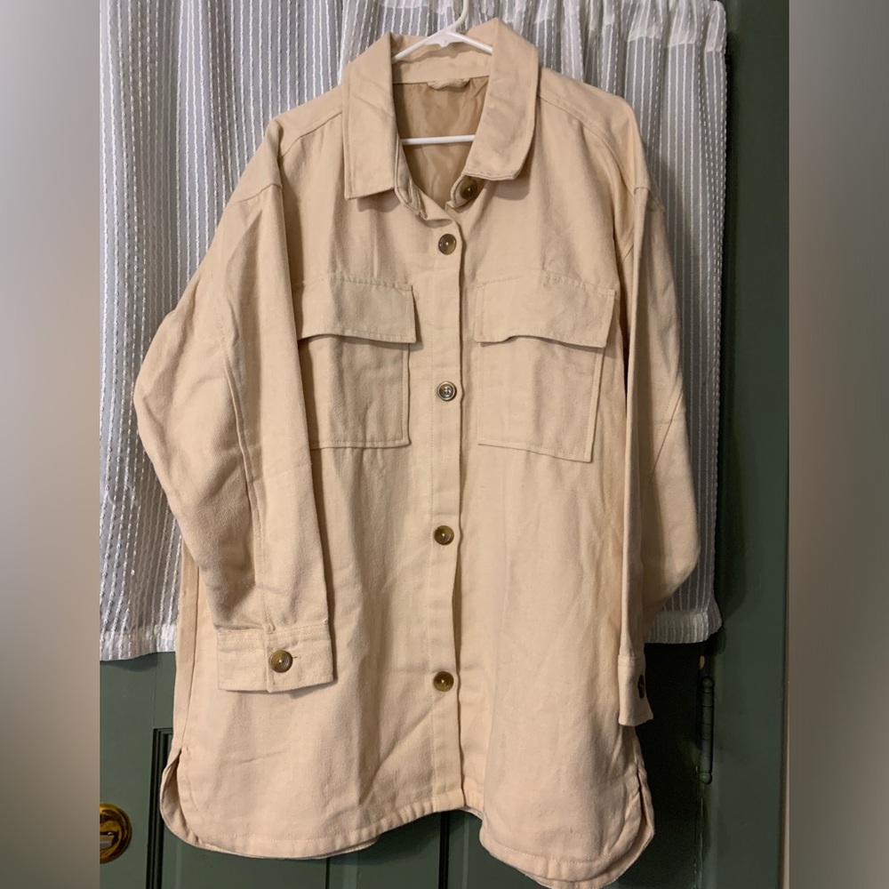 NWOT SHACKET. It’s a very nice quality fabric. I little heavyweight.